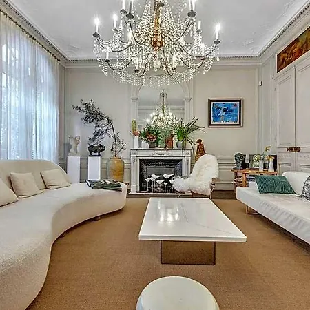 Luxury House Vip Service - Arc De Triomphe Szálloda 3*