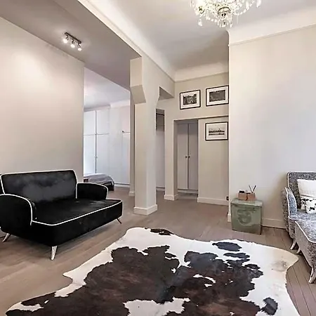 Luxury House Vip Service - Arc De Triomphe Szálloda 3*